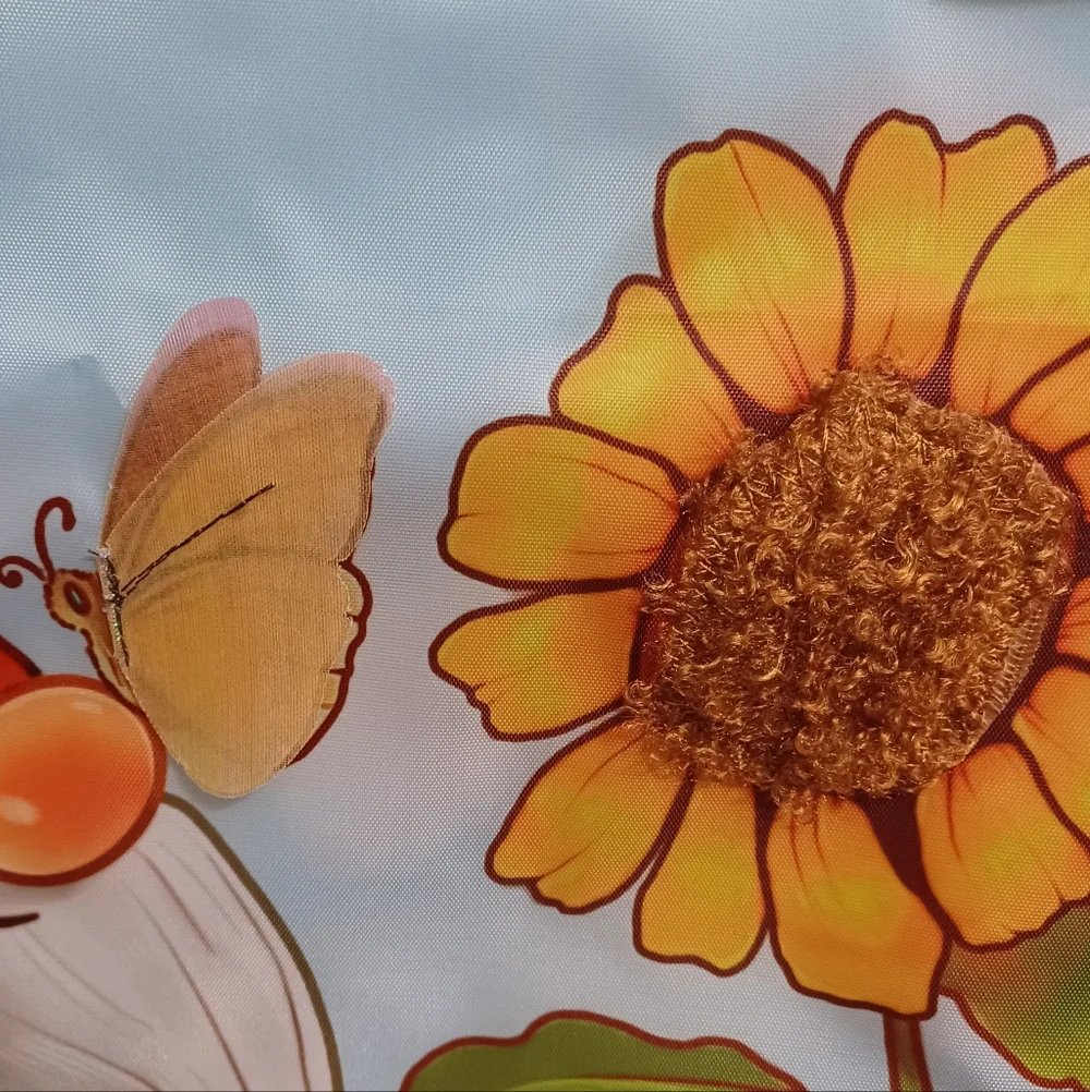 NWT textured "No Place Like Gnome" flag - Picture 6 of 7